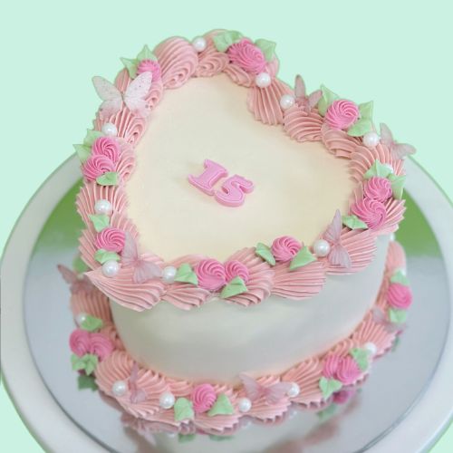 Eggless Vintage Heart cake